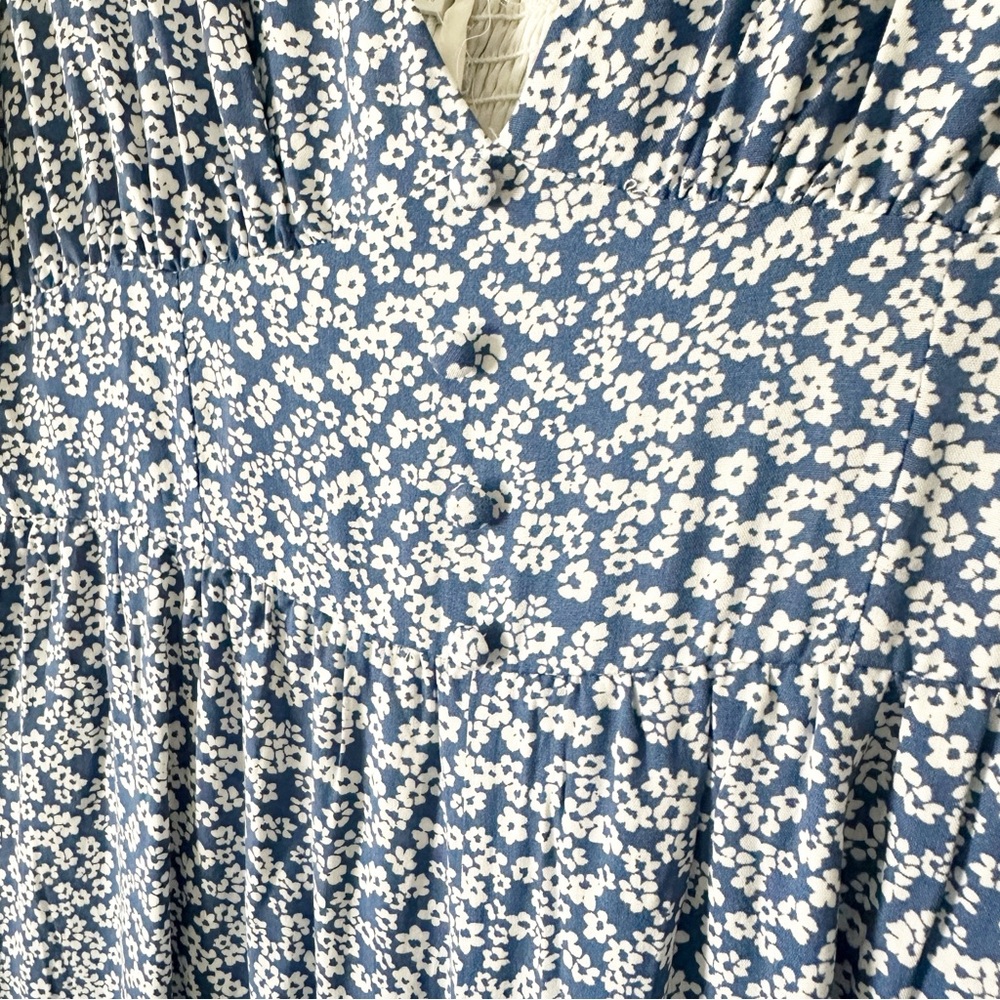 Lulu's Afternoon Out Blue Floral Print Long Sleeve Jumpsuit M NWT - Picture 6 of 14
